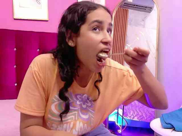 NaughtyMommyy webcam