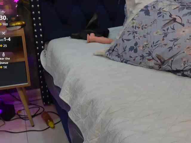 NaughtyMommyy webcam