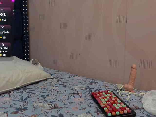 NaughtyMommyy webcam