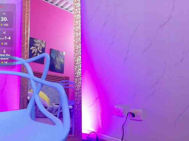 NaughtyMommyy webcam