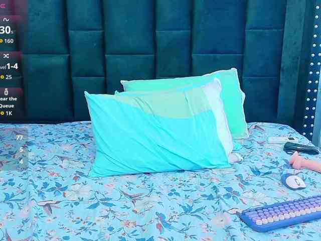 NaughtyMommyy webcam