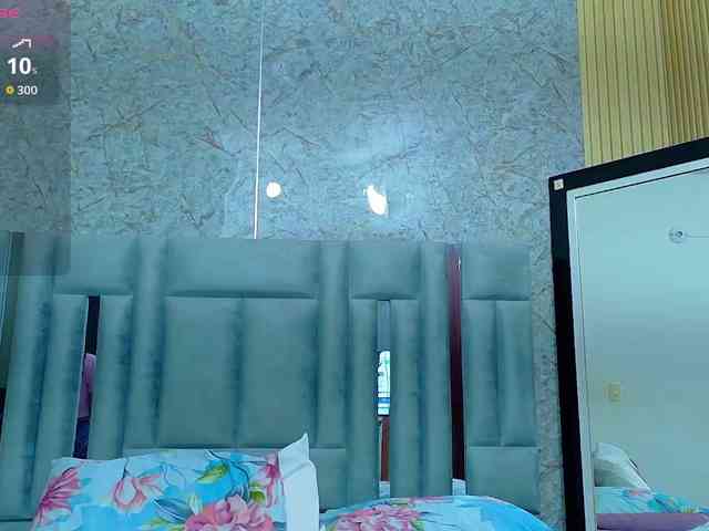 NaughtyMommyy webcam