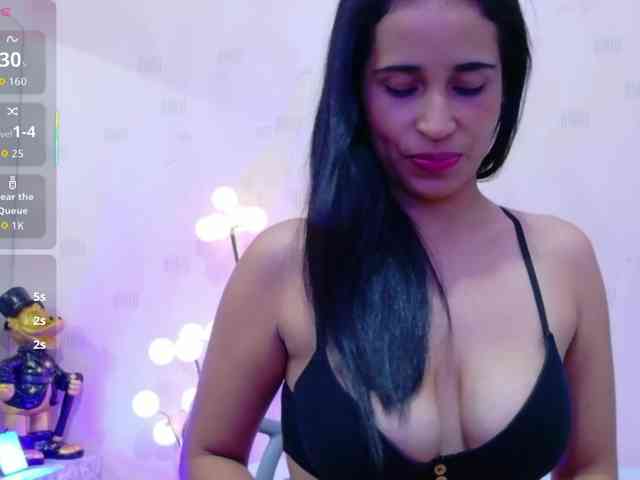NaughtyMommyy webcam