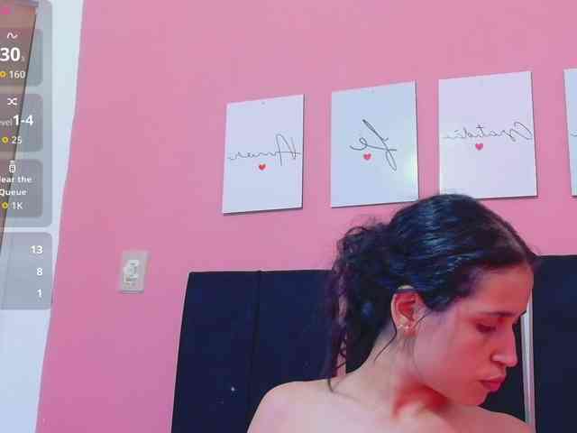 NaughtyMommyy webcam
