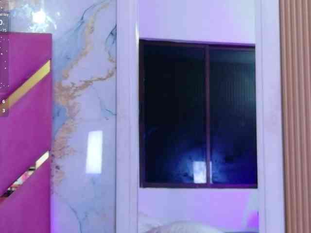 NaughtyMommyy webcam