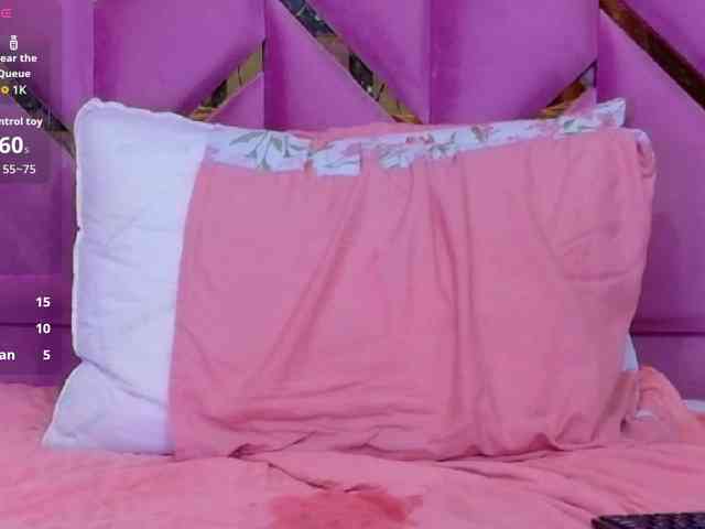 NaughtyMommyy webcam