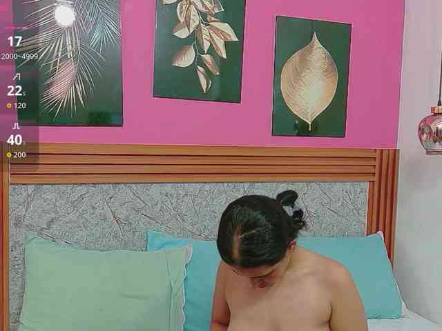 NaughtyMommyy webcam