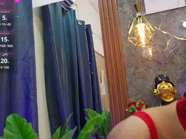 NaughtyMommyy webcam