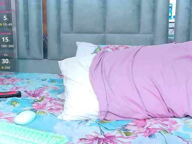 NaughtyMommyy webcam