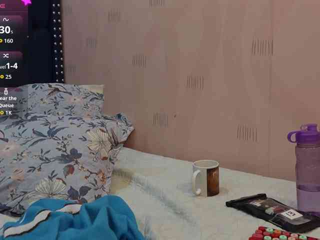 NaughtyMommyy webcam