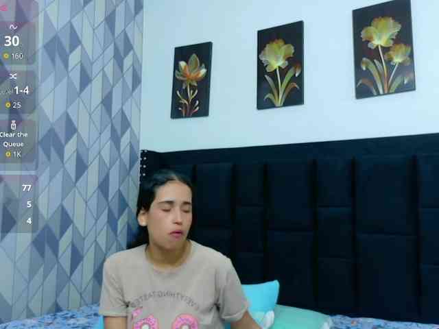 NaughtyMommyy webcam