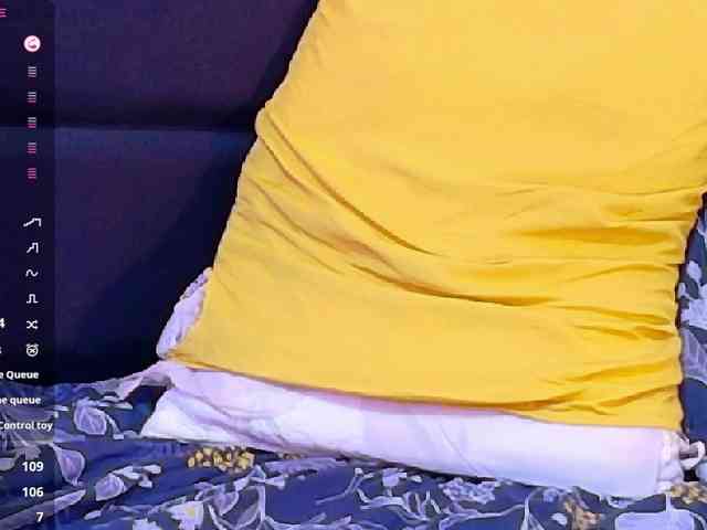 NaughtyMommyy webcam