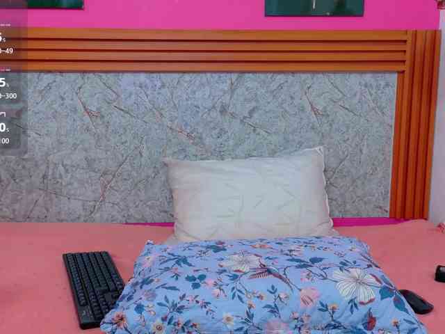 NaughtyMommyy webcam