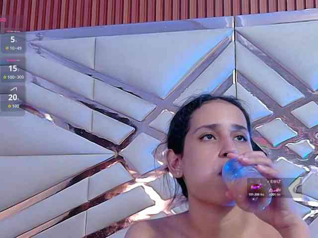 NaughtyMommyy webcam