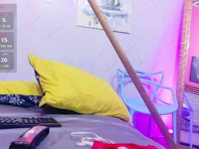 NaughtyMommyy webcam