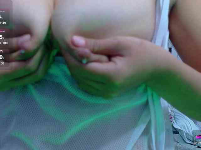 NaughtyMommyy webcam