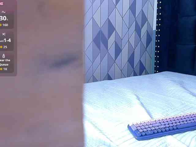 NaughtyMommyy webcam