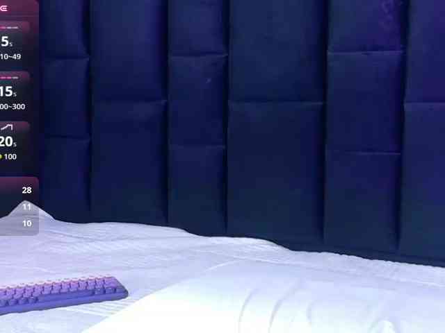 NaughtyMommyy webcam