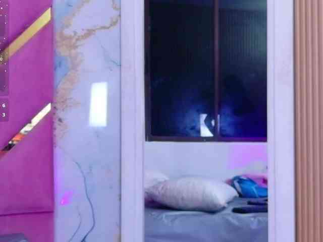 NaughtyMommyy webcam