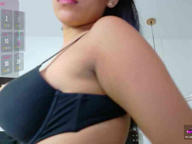 NaughtyMommyy webcam