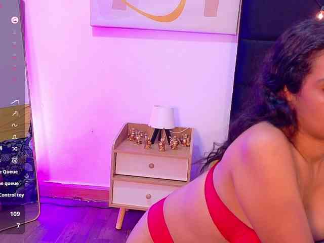NaughtyMommyy webcam