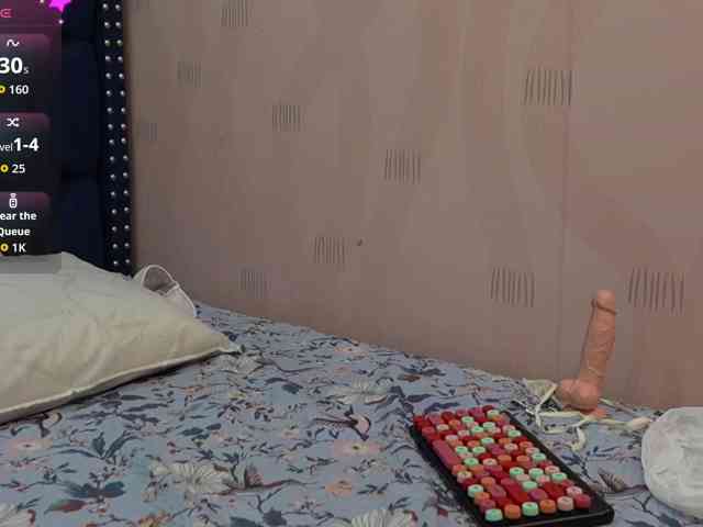 NaughtyMommyy webcam