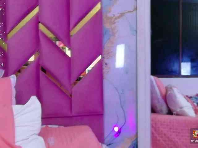 NaughtyMommyy webcam