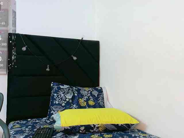 naughtymommyy's live room