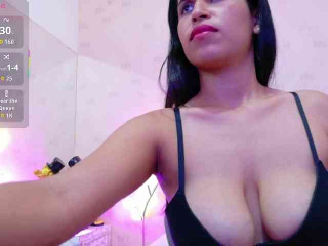 NaughtyMommyy webcam