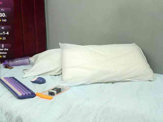 NaughtyMommyy webcam