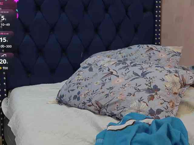 NaughtyMommyy webcam