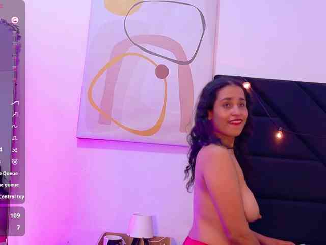 NaughtyMommyy webcam