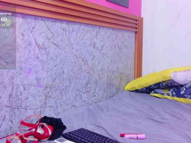 NaughtyMommyy webcam