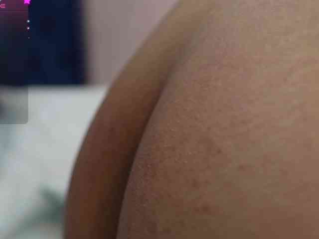 NaughtyMommyy webcam