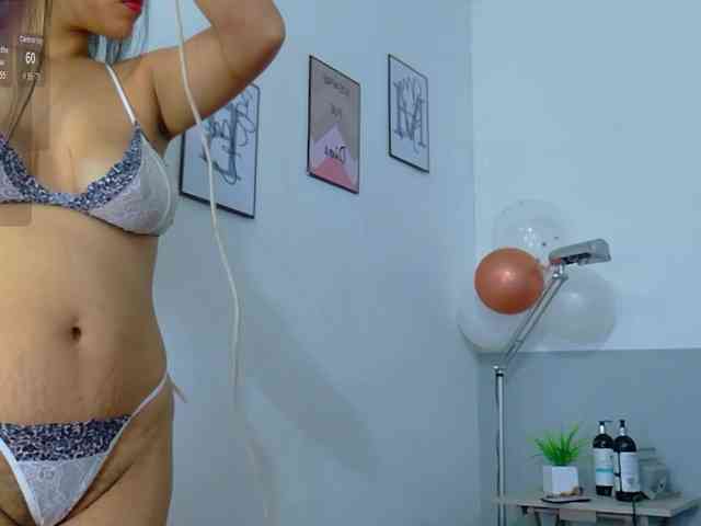 NaughtyMommyy webcam