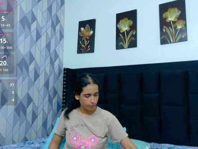 NaughtyMommyy webcam