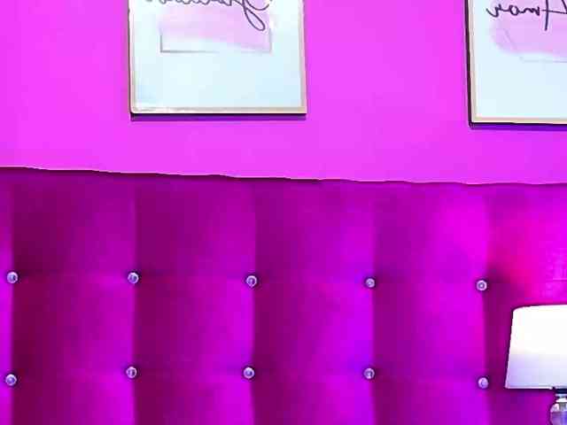 NaughtyMommyy webcam