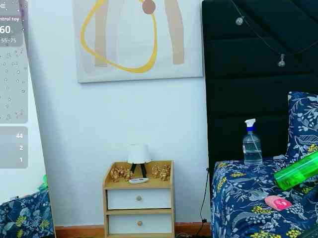 NaughtyMommyy webcam