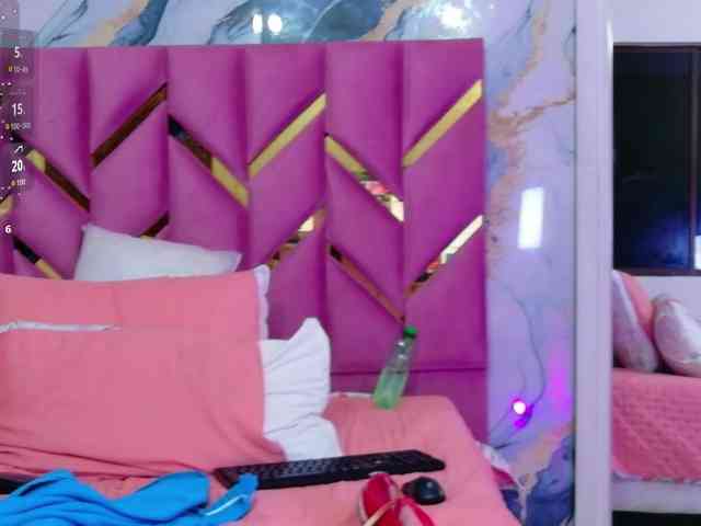 NaughtyMommyy webcam