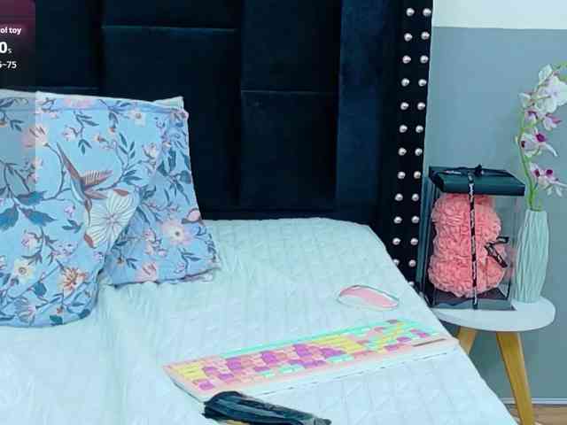 NaughtyMommyy webcam