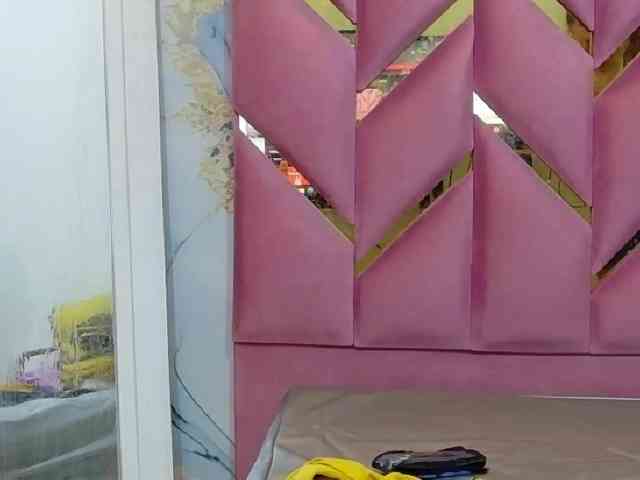 NaughtyMommyy webcam