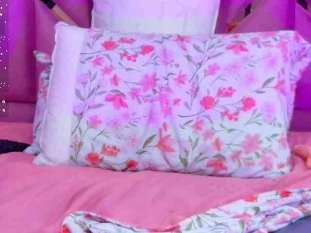 NaughtyMommyy webcam