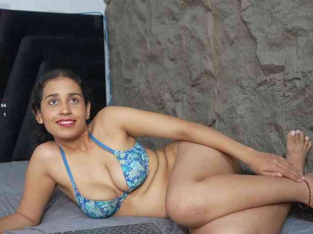 NaughtyMommyy webcam
