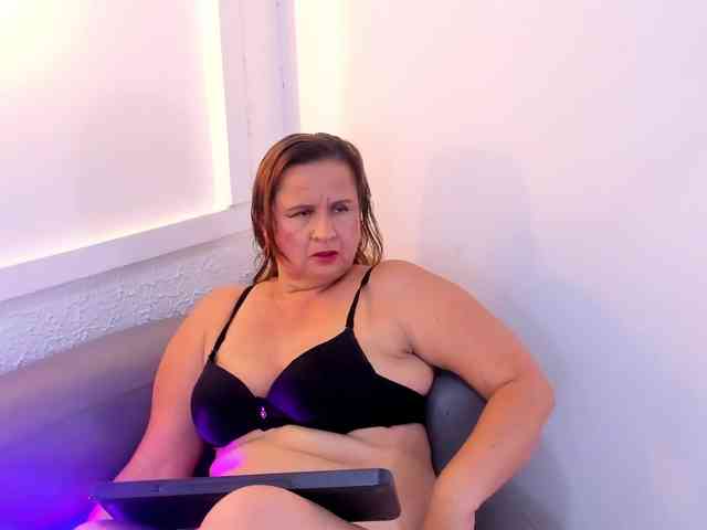 IsabellaBennet webcam