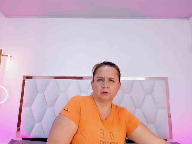 IsabellaBennet webcam