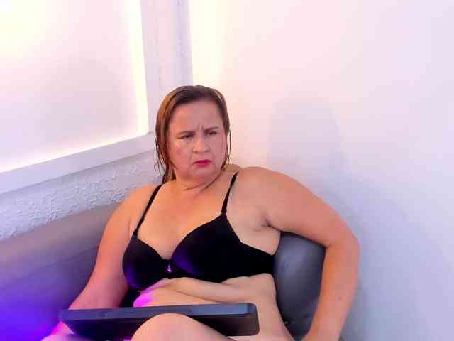 IsabellaBennet webcam