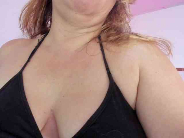 IsabellaBennet webcam