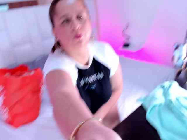 IsabellaBennet webcam