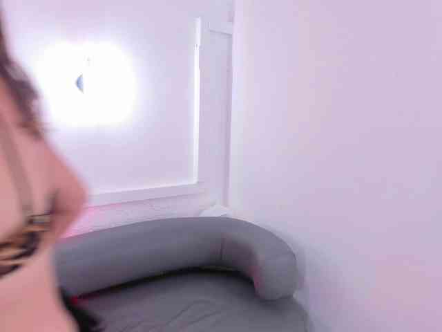 IsabellaBennet webcam