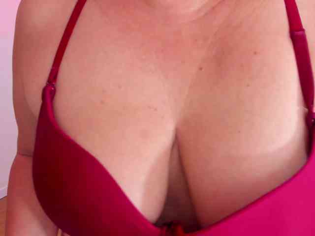 IsabellaBennet webcam